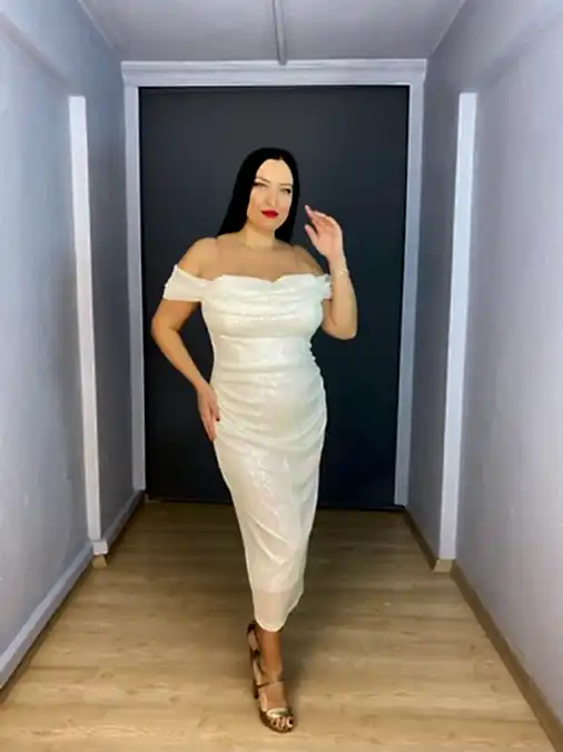 Beyaz Midi Büyük Beden Payet Madonna Yaka Abiye Elbise