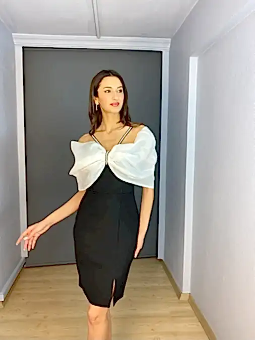 Siyah Yaka Saten Fiyonk Detaylı Kısa Abiye Elbise