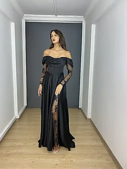 Siyah Kayık Yaka Uzun Kollu Dantel Detaylı Uzun Abiye Elbise