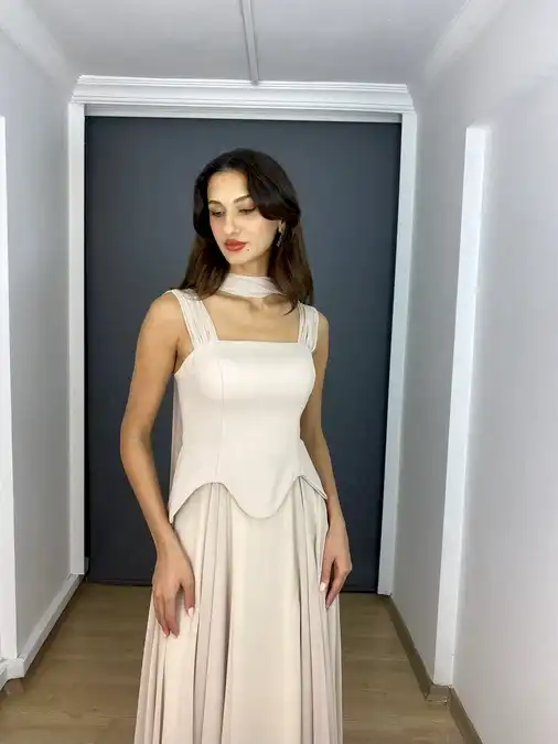 Bej Askılı Straplez Bel Korsajlı Üst Krep Alt Şifon Uzun Abiye Elbise