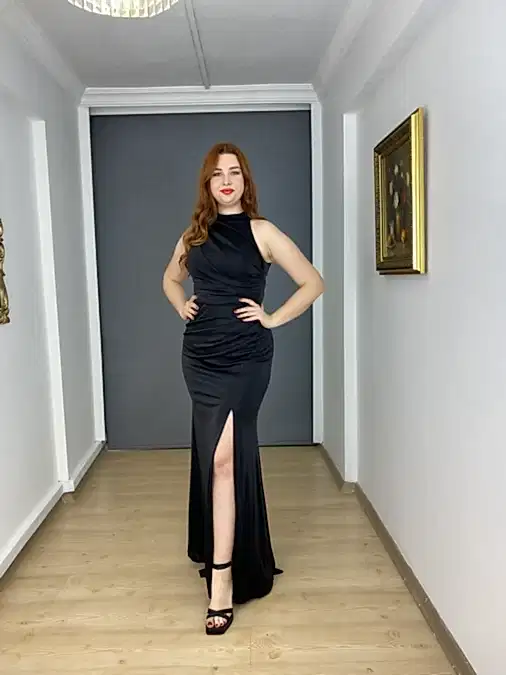 Siyah Büyük Beden Dik Yaka  Likralı Simli Uzun Abiye Elbise