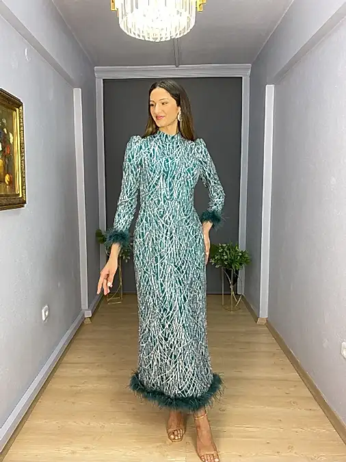 Yeşil Tesettür Kol Etek Ucu Tüylü Abiye Elbise 