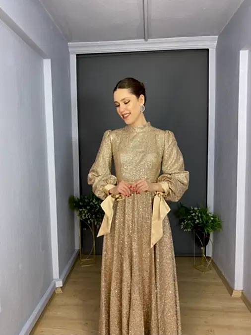 Gold Tesettür Simli Kol Bel Detayı Saten Kurdelalı Abiye Elbise
