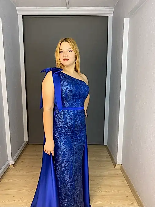 Sax  Büyük Beden Tek Omuz Balık Simli Saten Detaylı Uzun Abiye Elbise