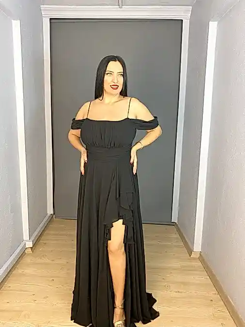 Siyah Büyük Beden Şifon Düşük Kol Yırtmaç Detaylı Uzun Abiye Elbise