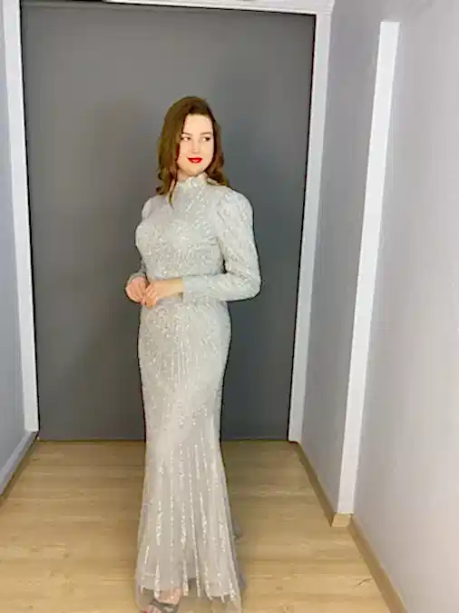 Gri Tesettür Büyük Beden Dik Yaka Simli Abiye Elbise