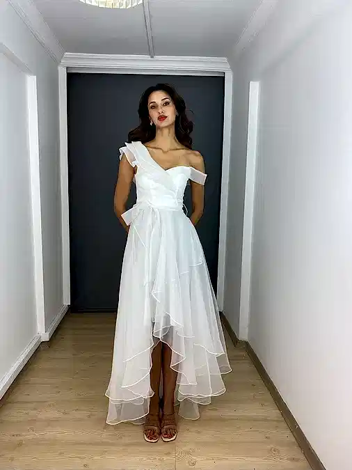Ekru Tül Tek Omuz Yaka Detaylı Ucuş Ucuş Abiye Elbise