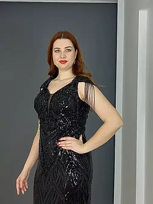 Siyah Büyük Beden Yoğun İşli Kollar Boncuk Detaylı Uzun Abiye Elbise