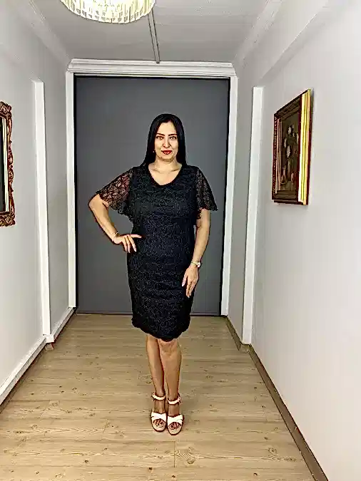 Lacivert Yarım Kollu Yuvarlak Yaka Güpür Kısa Abiye Elbise