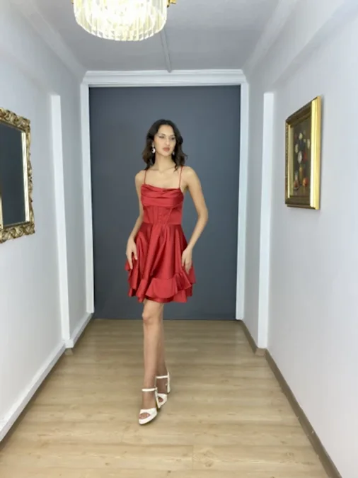 Kırmızı Saten Sırtı Bağlamalı Kısa Abiye Elbise 