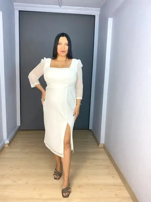 Beyaz Büyük Beden Kısa Kare Yaka Truvakar Kol Abiye Elbise 
