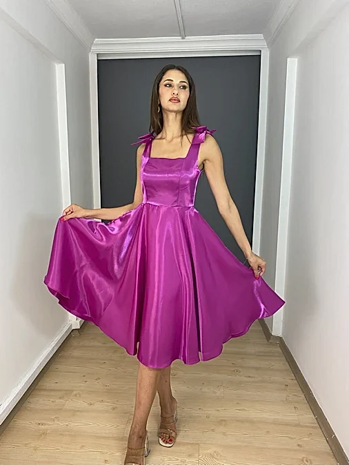 Fuşya Saten Kare Yaka Cep Detaylı Kısa Abiye Elbise