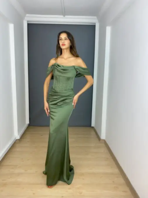 Haki Saten Bel Korsajlı Ön Drapeli Sırtı Bağlamalı Balık Uzun Abiye Elbise