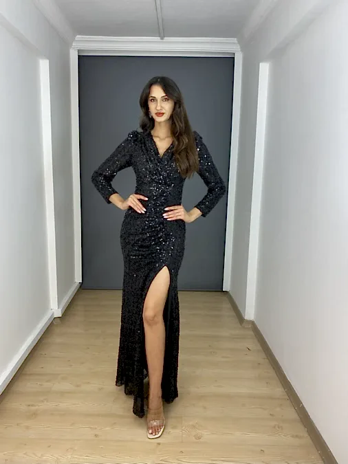 Siyah Payet Uzun Kollu Yırtmaçlı Uzun Abiye Elbise