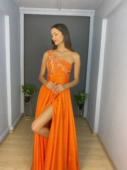 Orange Tek Omuz Üst Şerit Taş Detaylı Yırtmaçlı Uzun Abiye Elbise