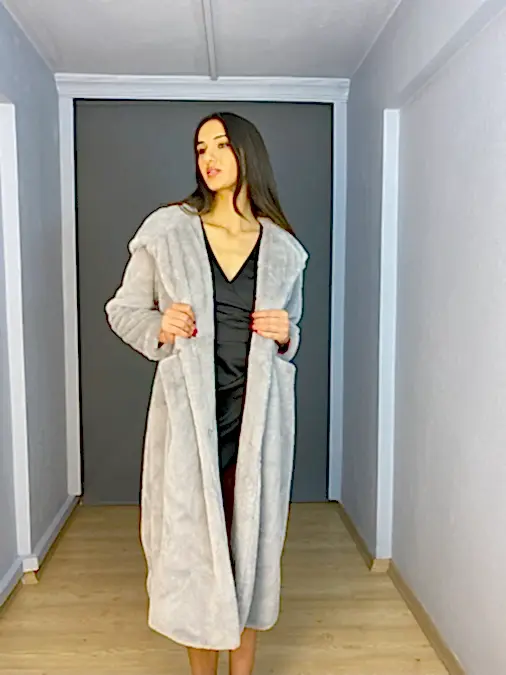 Gri Peluş Kürk Kapşonlu Cep Detaylı Oversize Kaban