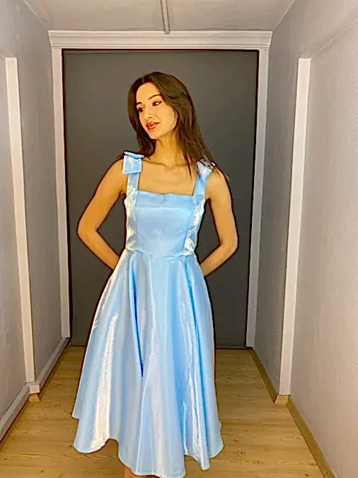 Ekru Saten Kare Yaka Cep Detaylı Kısa Abiye Elbise