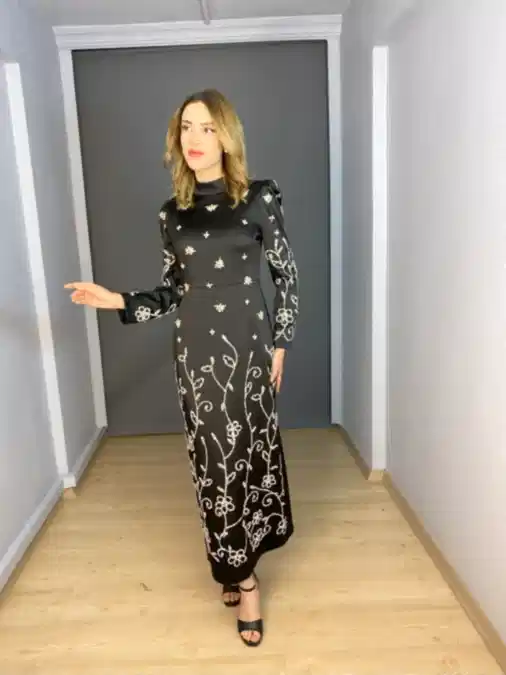 Siyah Tesettür Saten FulL Taş Detaylı Abiye Elbise 