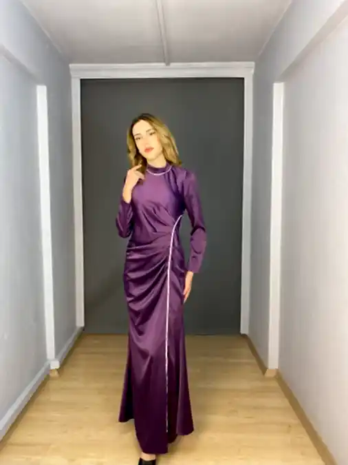 Mor Tesettür Saten Drape Yan Şerit Taş Detaylı Abiye Elbise