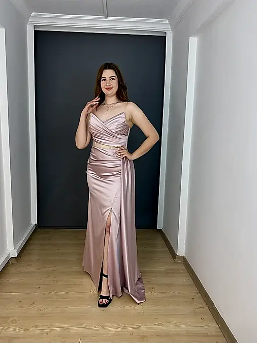 Pudra Saten Straplez Bel Transparan Yırtmaçlı Uzun Abiye Elbise