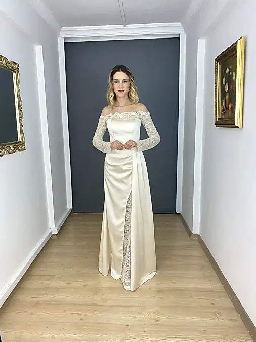 Bej Saten Kayık Yaka Dantel Uzun Kollu Uzun Abiye Elbise