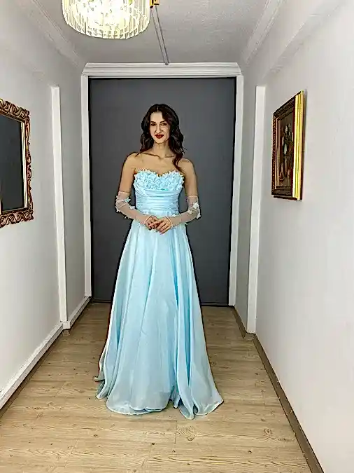 Mavi Straplez Organze Saten Yaka Çiçek Detaylı Nişanlık Abiye Elbise