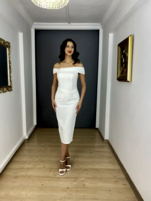 Beyaz Kayık Yaka  Bel Detaylı Midi Abiye Elbise