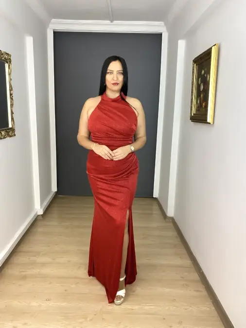 Kırmızı Büyük Beden Dik Yaka  Likralı Simli Uzun Abiye Elbise