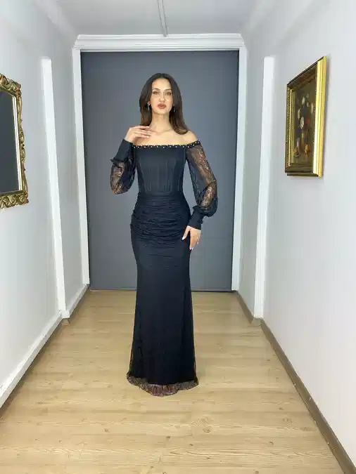 Siyah Kayık Yaka Uzun Kollu Dantel Balık Uzun Abiye Elbise 