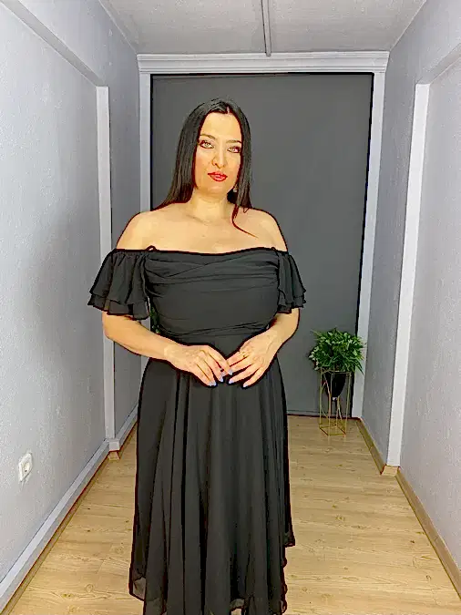 Siyah Kayık Yaka Büyük Beden Şifon Kısa Abiye