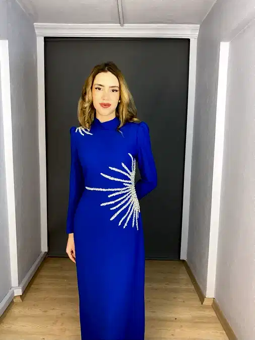Sax Tesettür Omuz Yan Taş Detaylı Dik Yaka Abiye Elbise