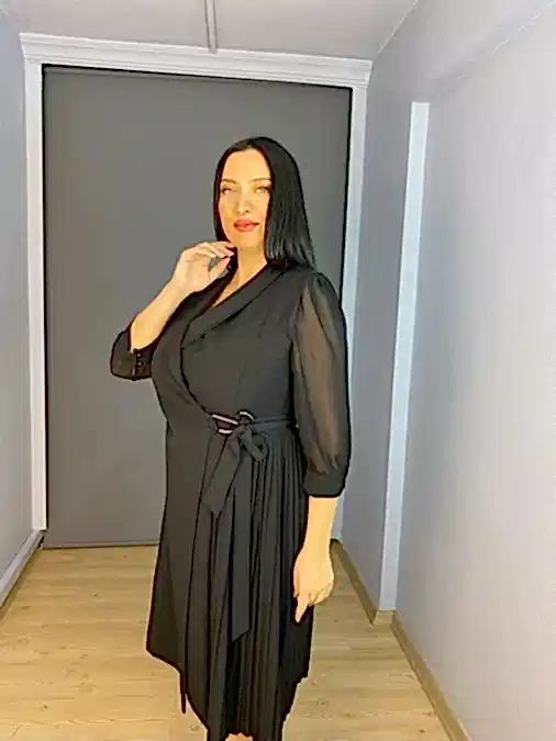 Siyah Büyük Beden Truvakar Kollu Kruvaze Bağlamalı Kısa Abiye Elbise