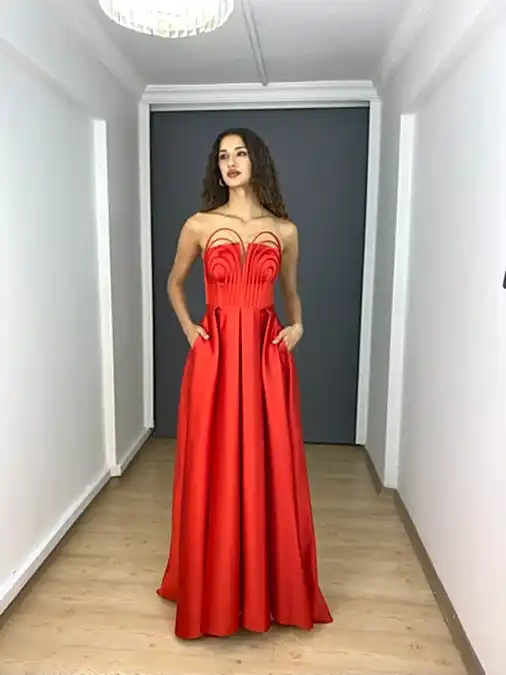 Kırmızı Saten Pileli Cepli Straplez Yaka Detaylı Uzun Abiye Elbise