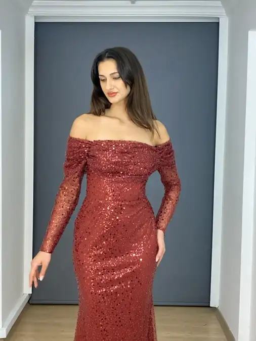 Bordo Madonna Yaka Uzun Kollu Sırtı Bağlamalı Balık Uzun Abiye Elbise