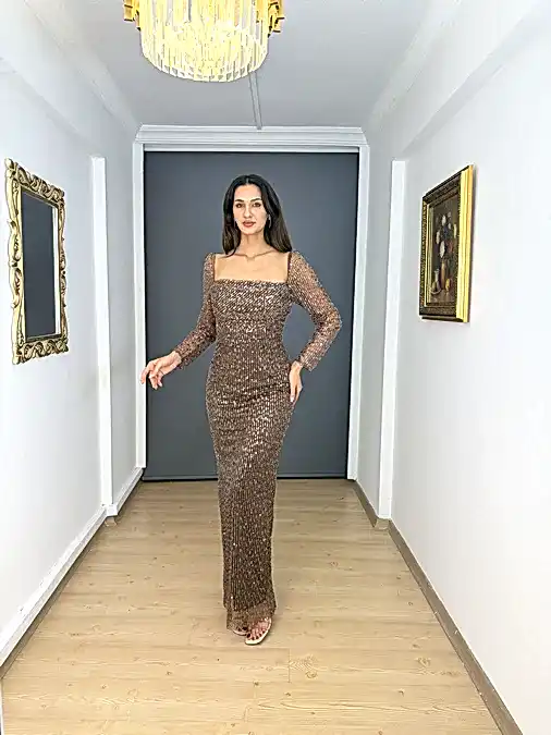 Kahverengi Uzun Kollu Kare Yaka Payet Uzun Abiye Elbise