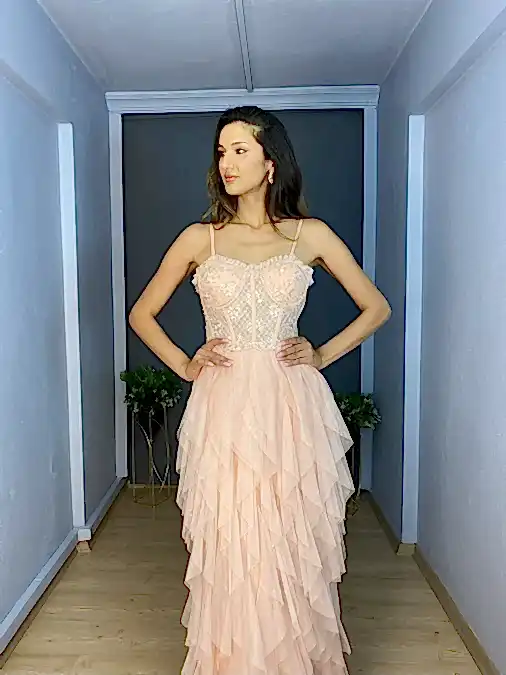 Haki Bel Güpür Transparan Detaylı Etek Kat Kat Uzun Abiye
