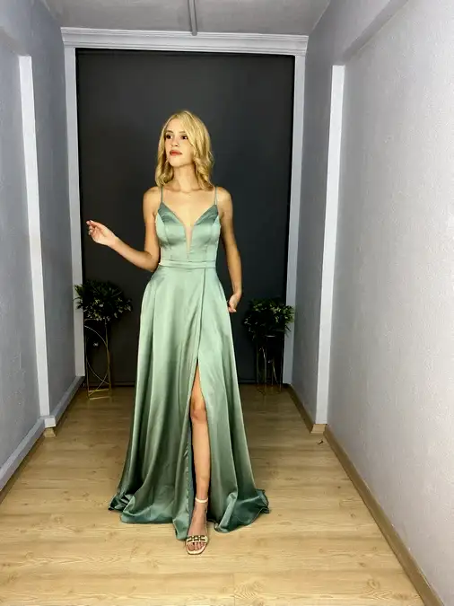 Mint Saten Yırtmaçlı Sırtı Bağlamalı Uzun Abiye Elbise