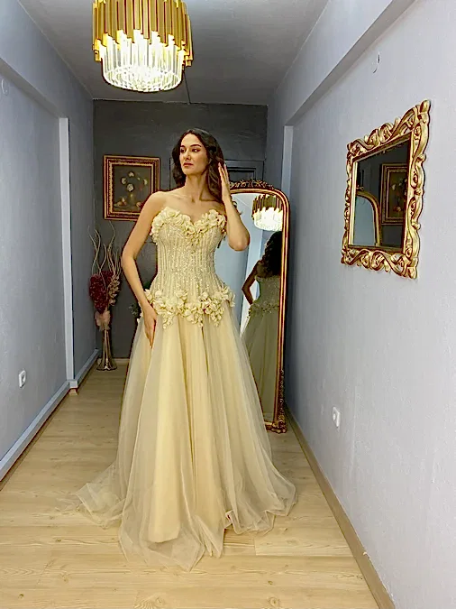 Şanpanya Straplez Üst İşli Çicek Detaylı Tül Uzun Abiye Elbise