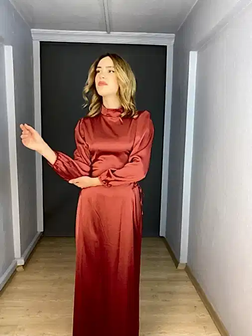 Bordo Tesettür Saten Balon Kollu Yan Birit Detaylı Abiye Elbise 
