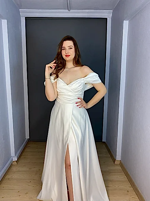 Beyaz Saten Madonna Yaka Büyük Beden Abiye Elbise