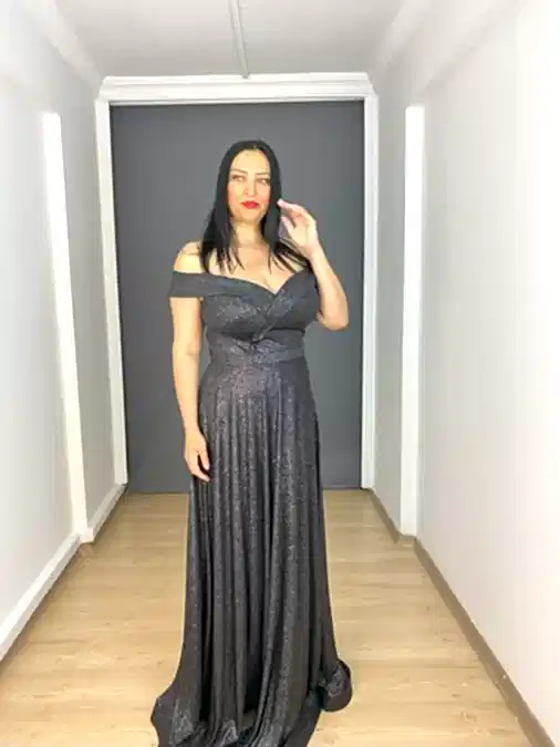 Siyah Büyük Beden Madonna Yaka Simli Kloş Uzun Abiye Elbise 