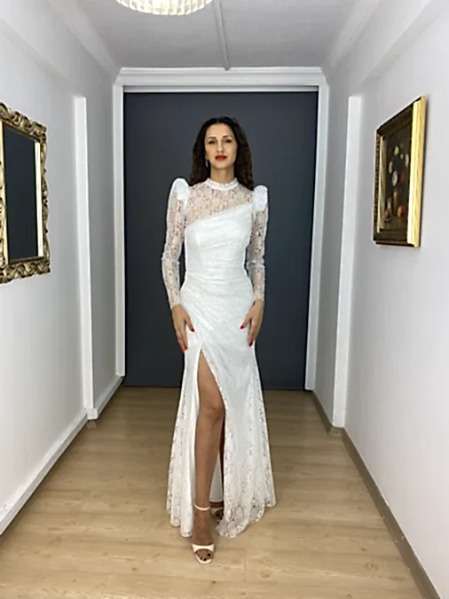 Beyaz Dantel Uzun Kollu Yırtmaçlı İki Farklı Modelde Kullanıma Uygun Uzun Abiye Elbise