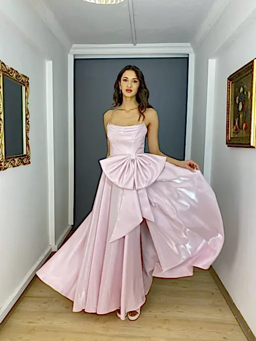 Pembe Straplez Yırtmaçlı Fiyonk Detaylı Uzun Abiye Elbise