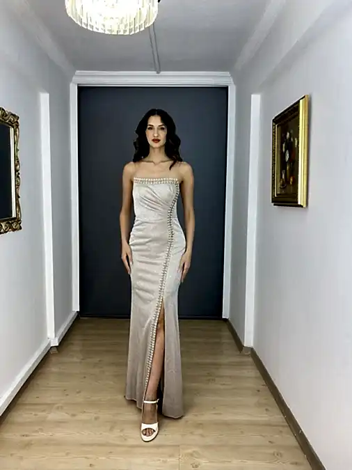 Bej Straplez Simli Taş Detaylı Yırtmaçlı Uzun Abiye Elbise