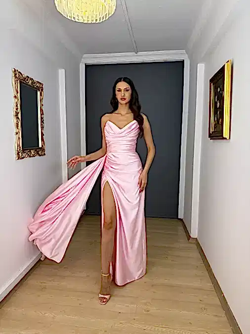 Pudra Saten Straplez Ön Drapeli Yırtmaçlı Uzun Abiye Elbise