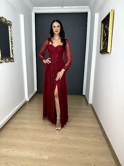 Bordo Uzun Kollu Dantel Kare Yaka Yırtmaçlı Uzun Abiye Elbise