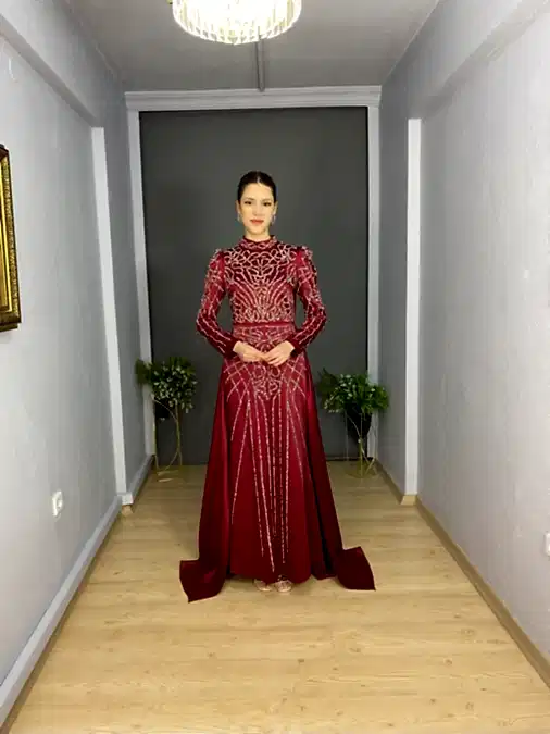 Kırmızı Tesettür Saten Etek Pelerinli Abiye Elbise 