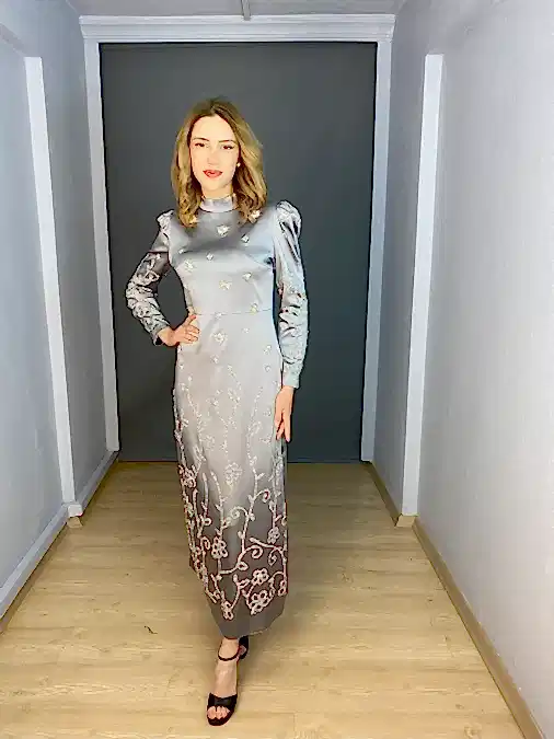 Gümüş Tesettür Saten FulL Taş Detaylı Abiye Elbise 