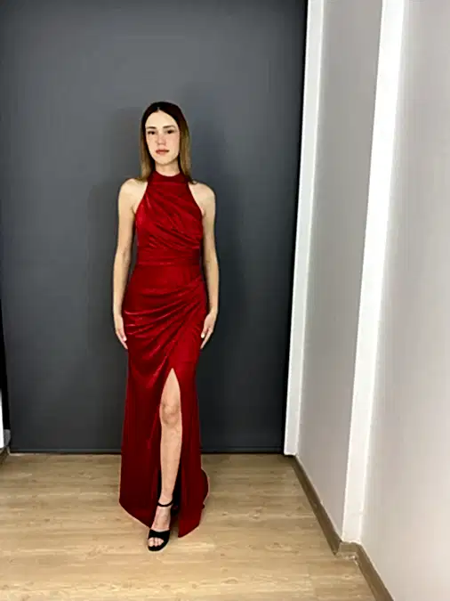 Kırmızı Stefani Yaka Simli Esnek Kumaş Yırtmaçlı Uzun Abiye Elbise