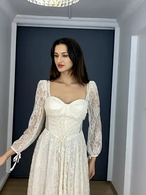 Beyaz Uzun Kollu Dantel Kare Yaka Yırtmaçlı Uzun Abiye Elbise